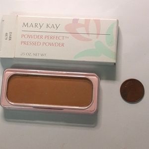 Mary Kay powder perfect pressed powder, dark